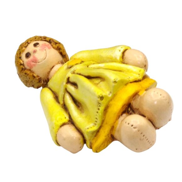 OOAK Artisan Rag Doll Brooch, Carved Wooden Vintage Baby Doll in Sunny Yellow - Picture 2 of 4